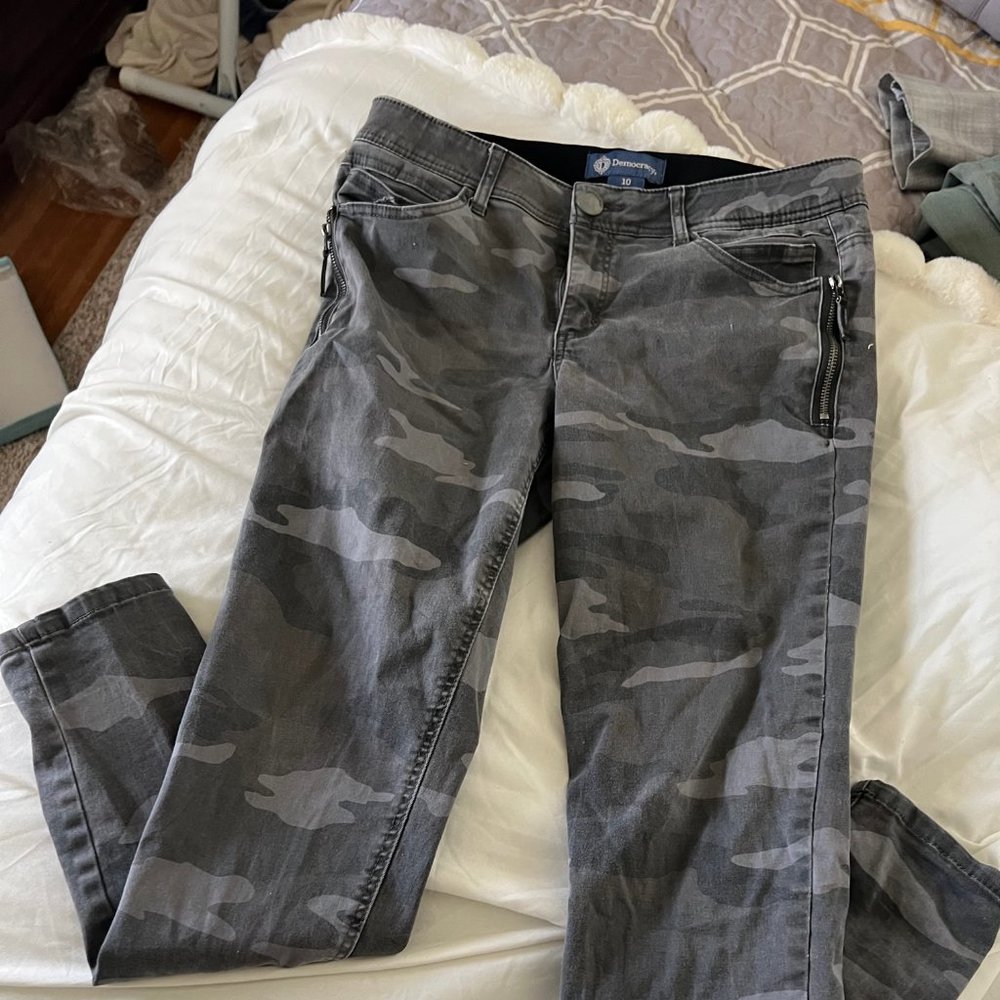 Camo Grey/black Jeans   Size 10  Democracy